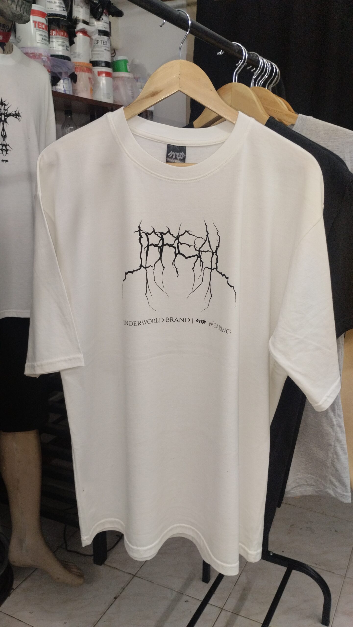 Remera Oversize "Irreal Root" Blanco crudo